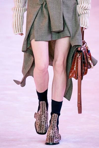 Look 60